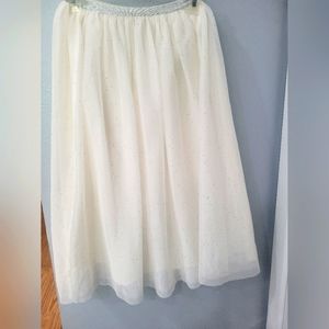 Girl's tulle skirt.